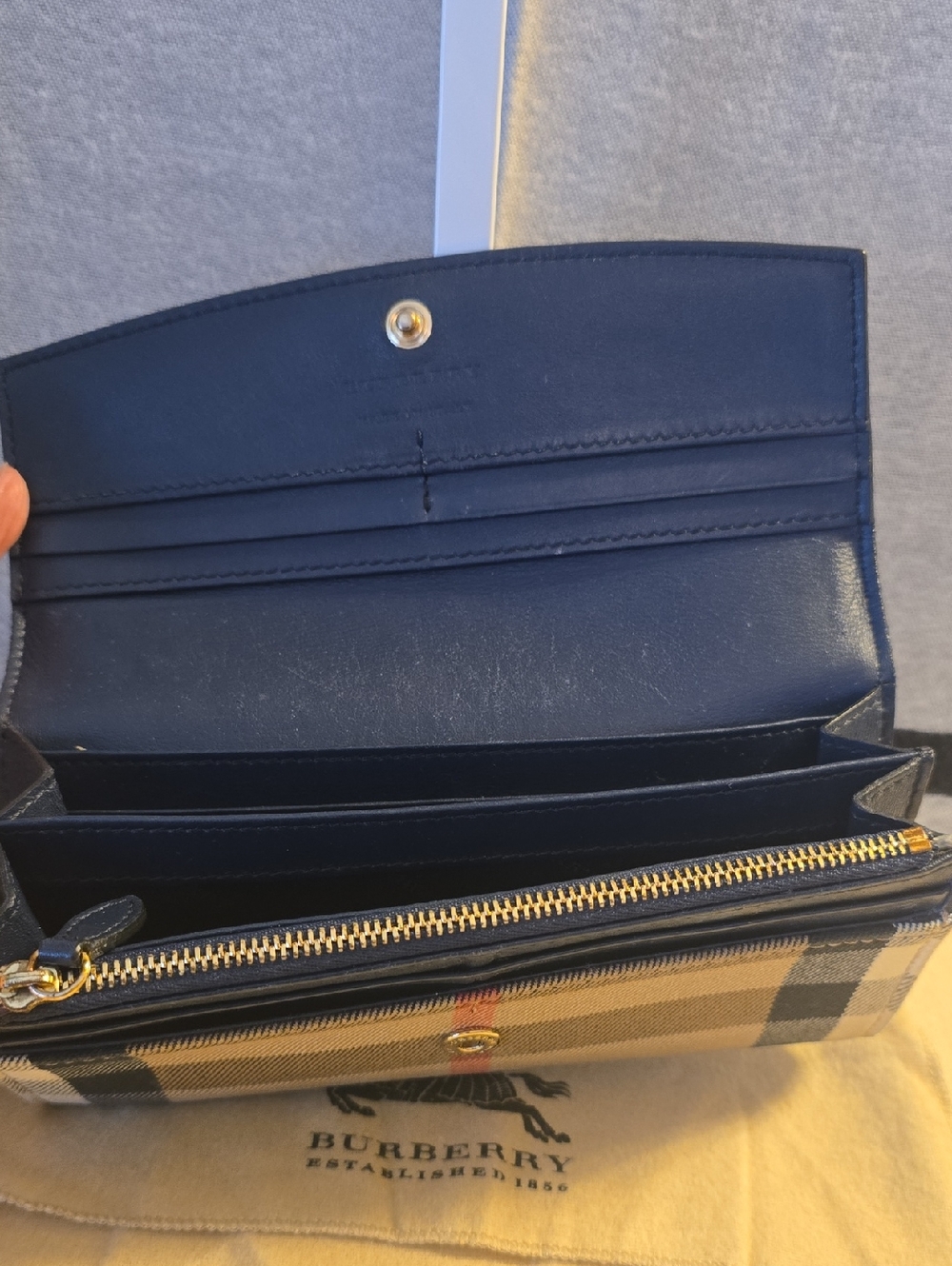 Burberry Navy Leather & Beige Check Wallet - Picture 5 of 5